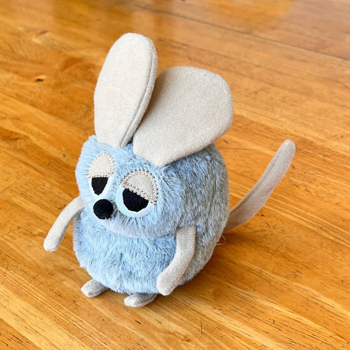 フレデリック　変身　カメレオン